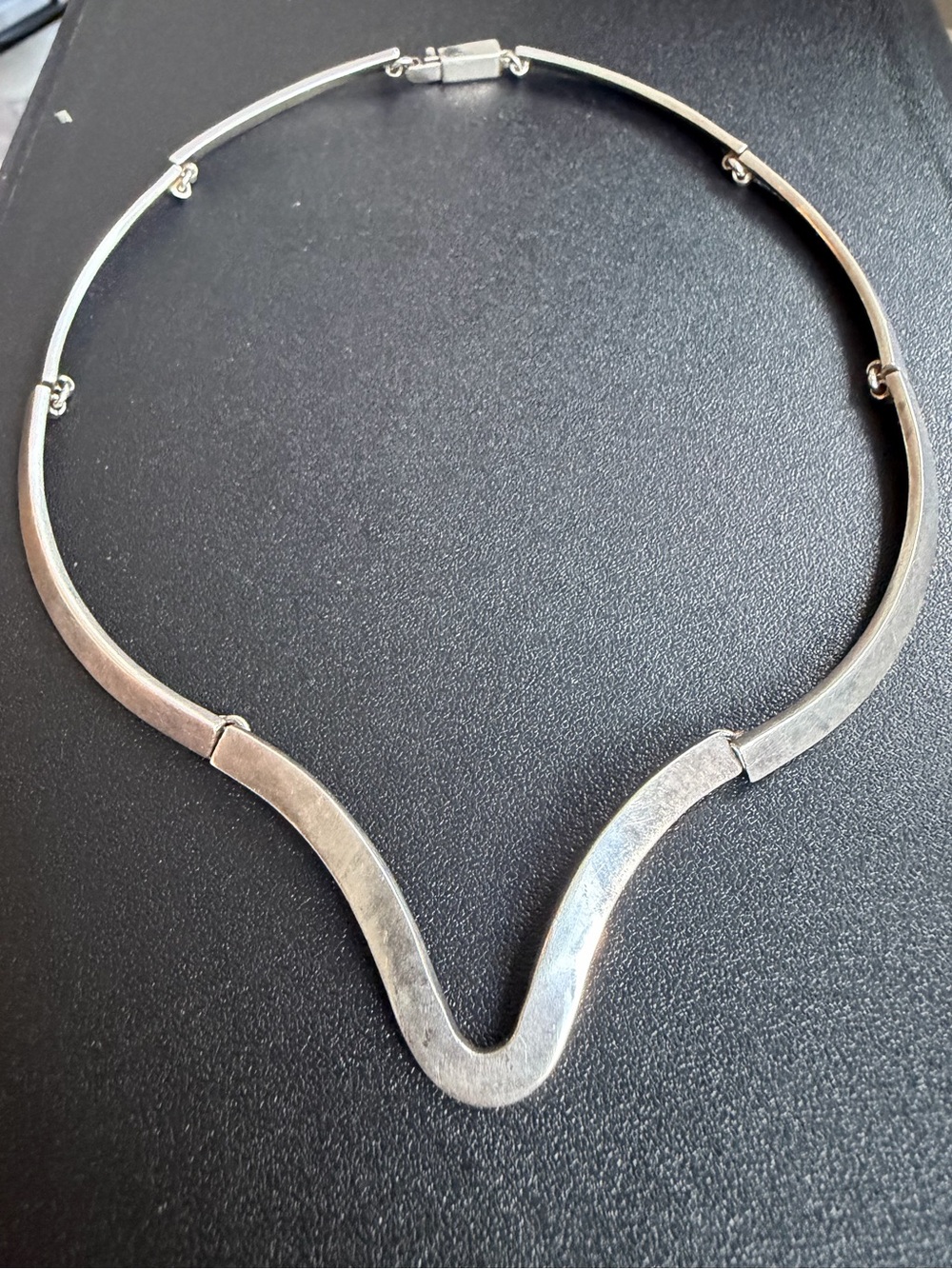 Mid-Century Sterling Silver V-Shape Hinged Collar Necklace - 33 grams